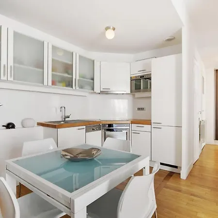 Moderne 3 Pièces Au Coeur Des Champs-elysées Paris