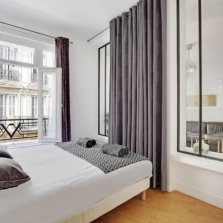 Moderne 3 Pieces Au Coeur Des Champs-elysees