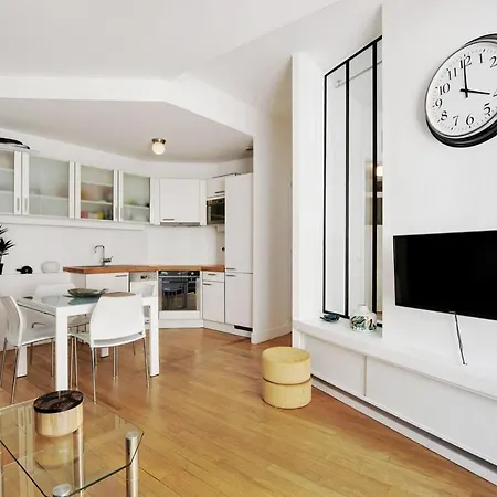 Moderne 3 Pieces Au Coeur Des Champs-elysees * Paris