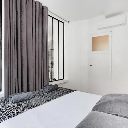 Apartment Moderne 3 Pieces Au Coeur Des Champs-elysees