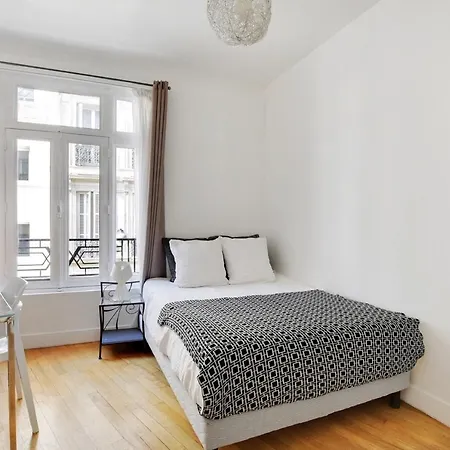 Moderne 3 Pieces Au Coeur Des Champs-elysees Апартаменты *