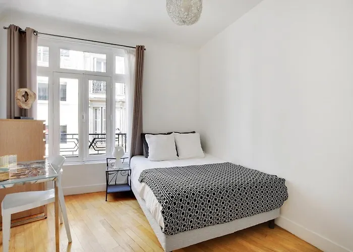 Moderne 3 Pieces Au Coeur Des Champs-elysees Lejlighed *