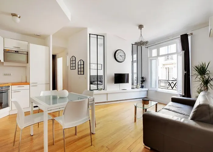 Moderne 3 Pieces Au Coeur Des Champs-elysees *
